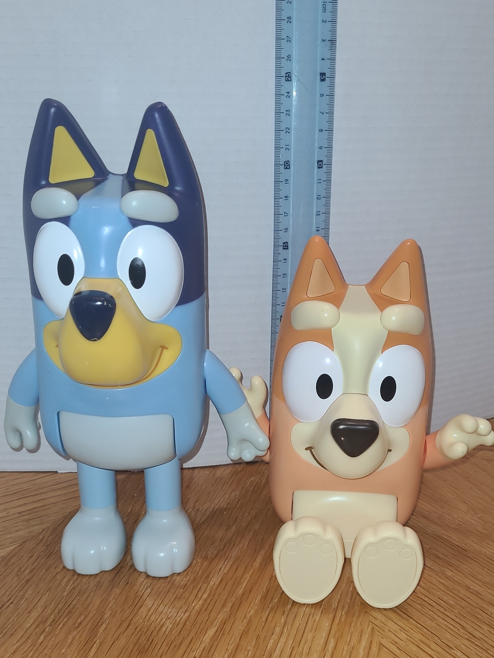 Bluey and Bingo 10"Large Figure Set - Poseable (Moose Toys)